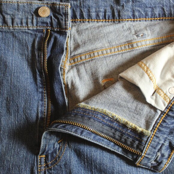 Levis 505 Jeans Mens 38x30 Blue Straight Leg Denim Medium Wash Casual Mid Rise - Picture 4 of 8